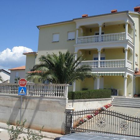 Apartment Komljenovic Πούλα Εξωτερικό φωτογραφία