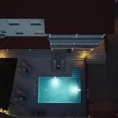 Apartment Komljenovic Πούλα Εξωτερικό φωτογραφία