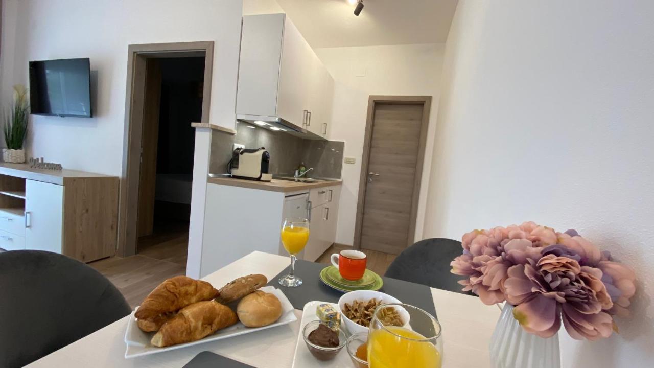 Apartment Komljenovic Πούλα Εξωτερικό φωτογραφία