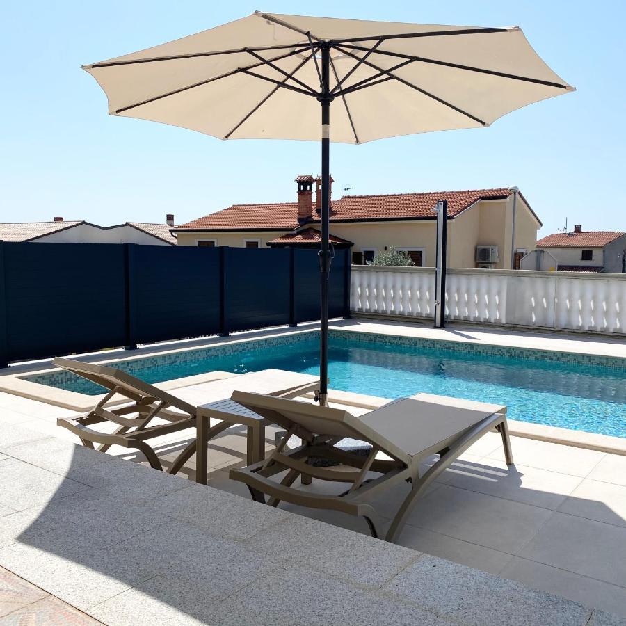 Apartment Komljenovic Πούλα Εξωτερικό φωτογραφία