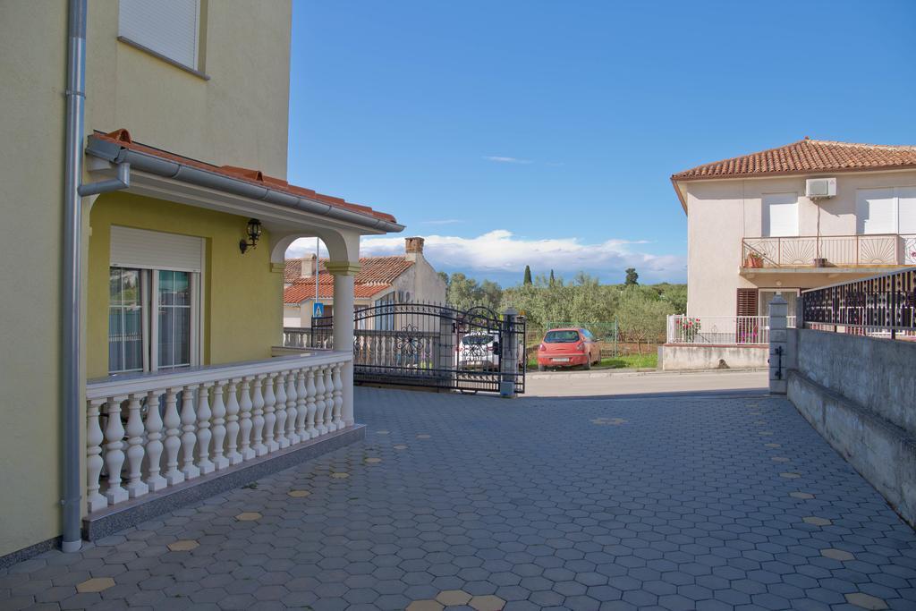 Apartment Komljenovic Πούλα Εξωτερικό φωτογραφία