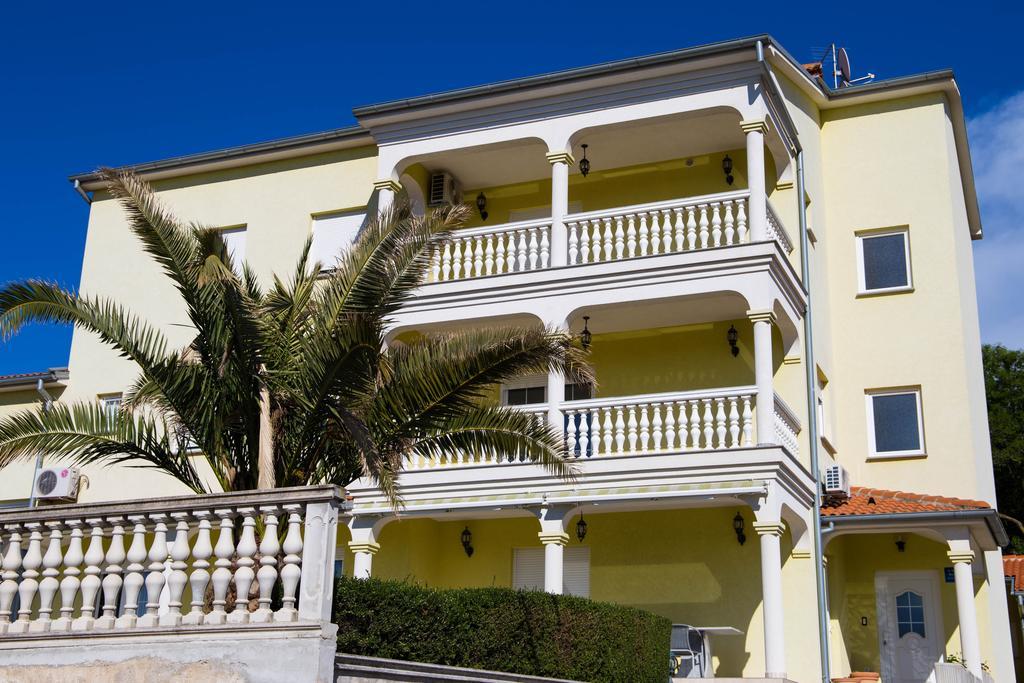 Apartment Komljenovic Πούλα Εξωτερικό φωτογραφία