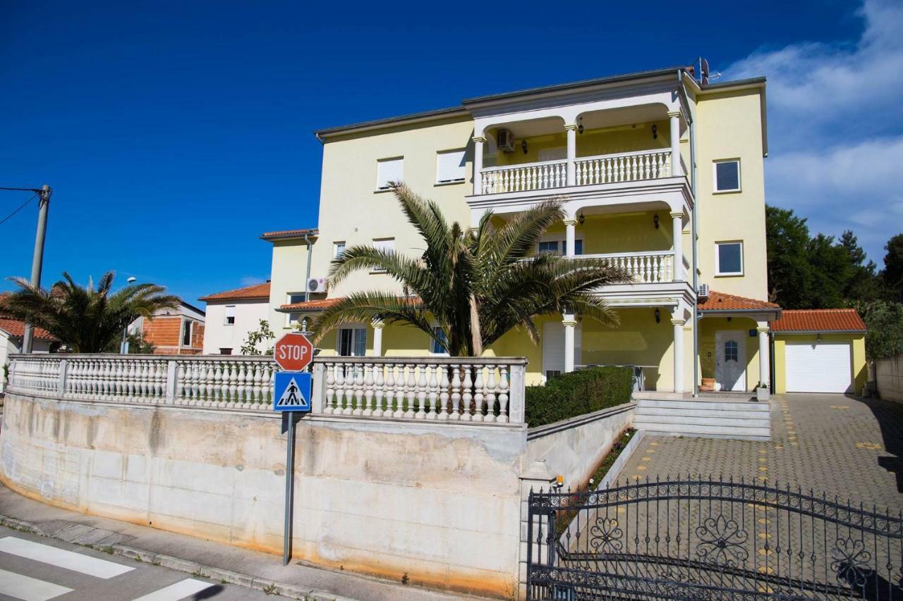 Apartment Komljenovic Πούλα Εξωτερικό φωτογραφία
