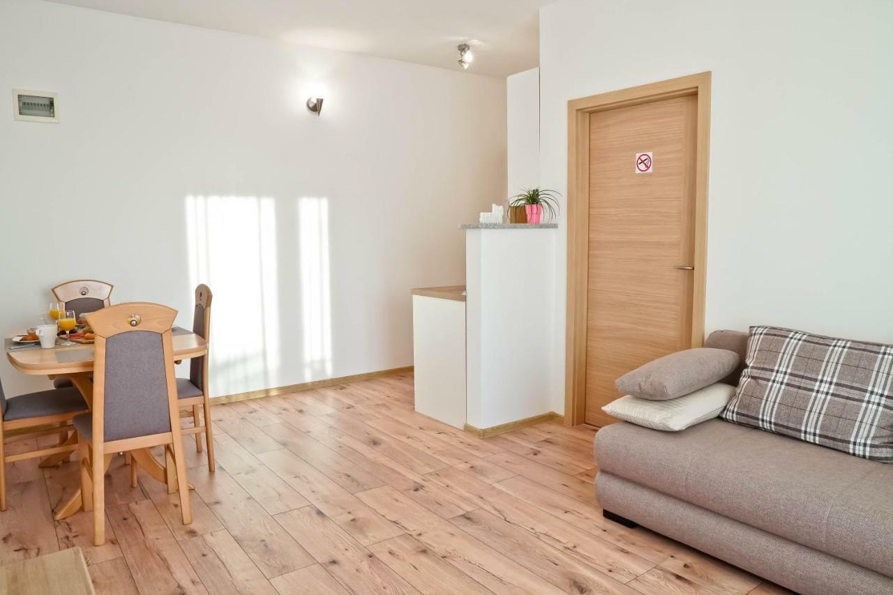 Apartment Komljenovic Πούλα Εξωτερικό φωτογραφία